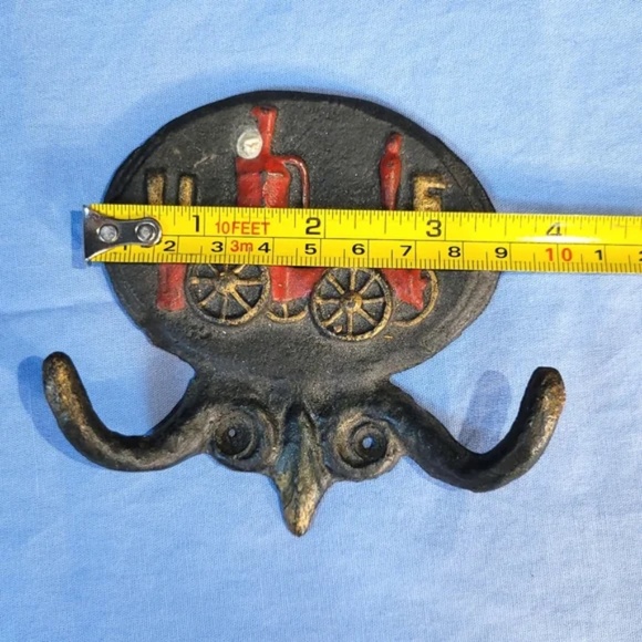Vintage Cast Iron United Firefighter Insurance Wall Hook - Picture 5 of 6